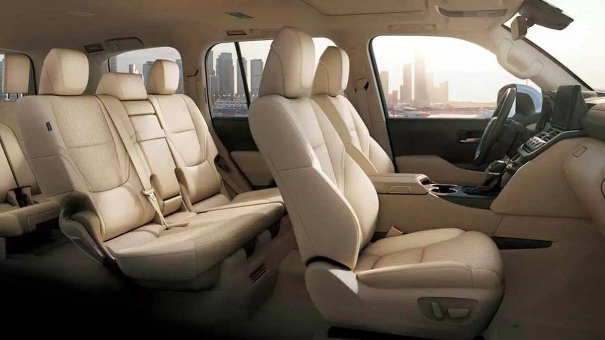 Toyota Land Cruiser 300 — 3
